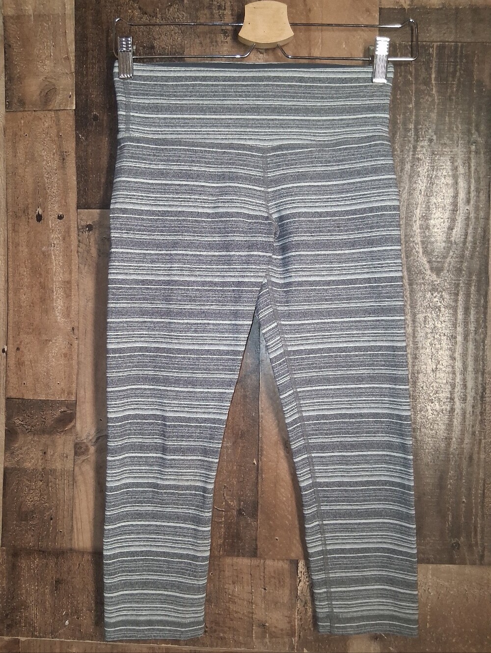 Lululemon Grey Striped Cropped Workout Pants Size 4